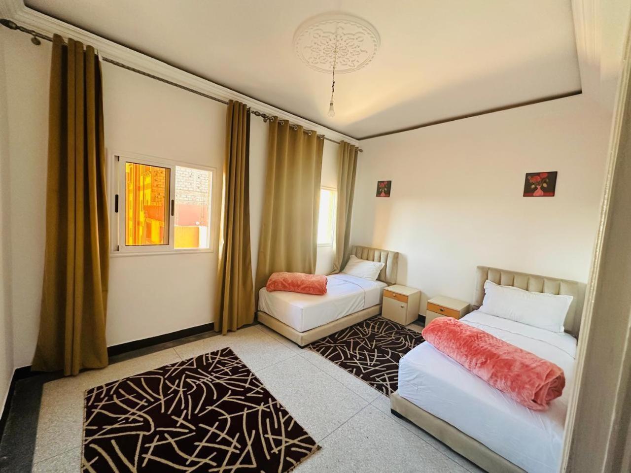 Center Apartment *